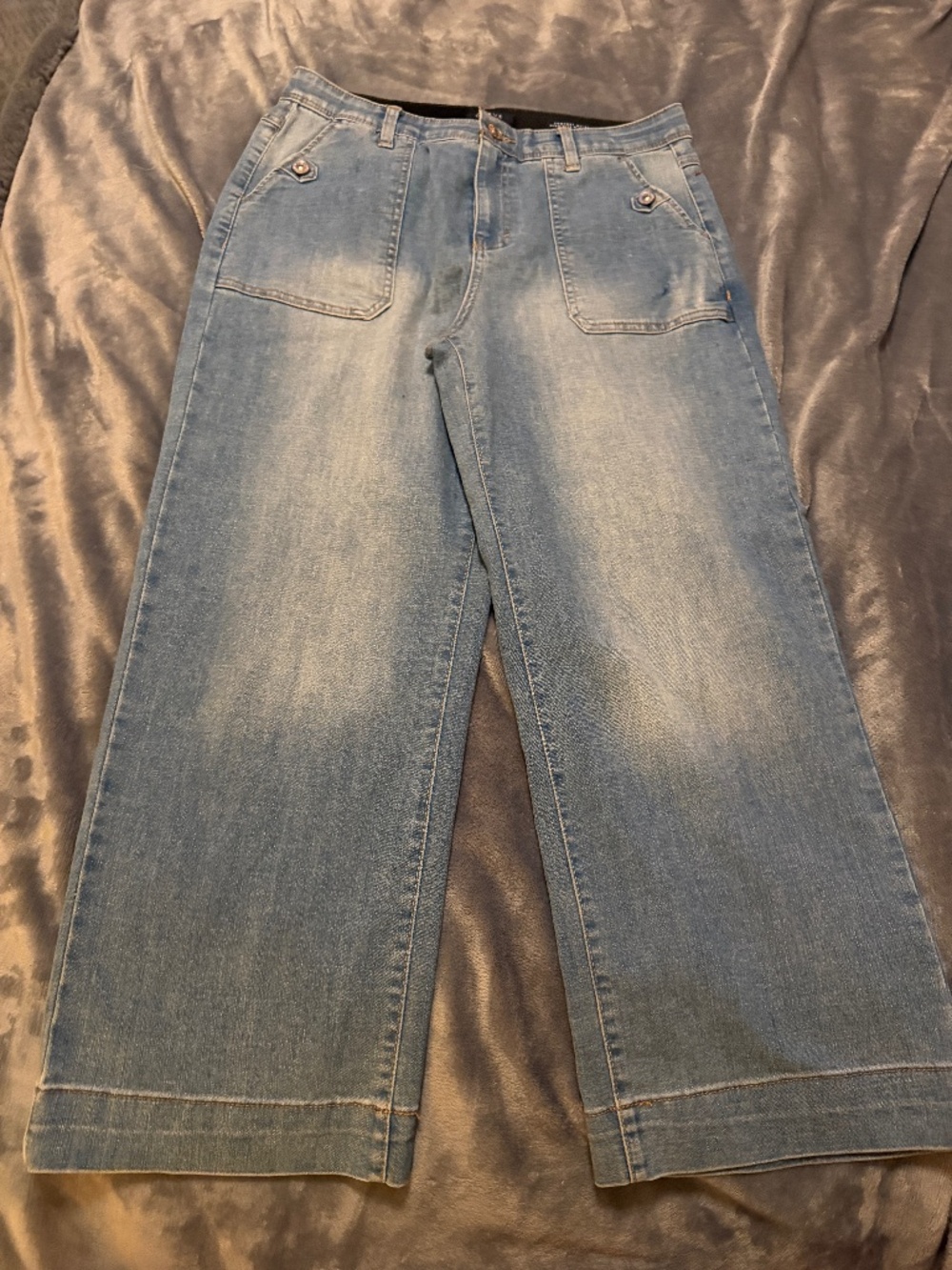 Curve Appeal Women's 10/30 High Rise Wide Leg Jeans Comfort Waist Light Wash